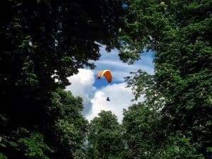 paraglider-1973020_1920(1)